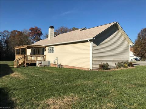 1503 Manora Ct, High Point, NC 27265 photo 3