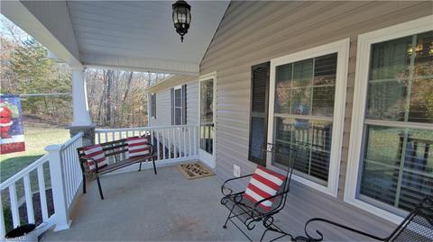 121 Cedar Bluff Trl, Dobson, NC 27017 photo 3