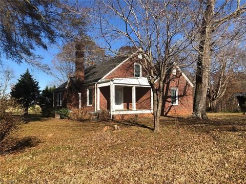 576 Rash Rd, Olin, NC 28660 photo 4