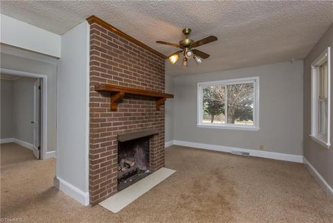122 Doby Rd, Harmony, NC 28634 photo 4