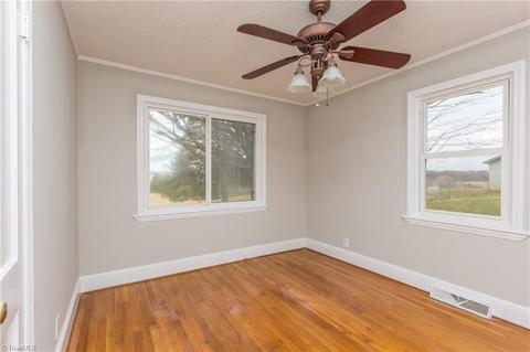 122 Doby Rd, Harmony, NC 28634 photo 7