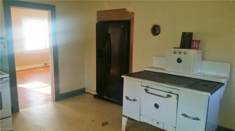 172 Guy Crouse Rd, Traphill, NC 28685 photo 9