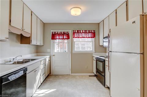 2402 Timberlake Ave, High Point, NC 27265 photo 12