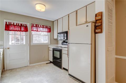2402 Timberlake Ave, High Point, NC 27265 photo 13