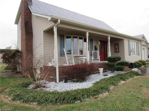 902 Mountainview Rd, King, NC 27021 photo 7