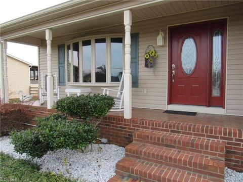 902 Mountainview Rd, King, NC 27021 photo 4