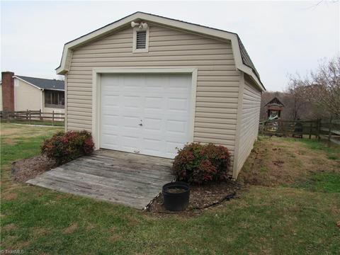 902 Mountainview Rd, King, NC 27021 photo 13