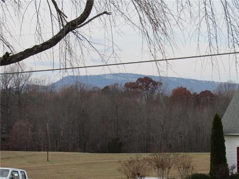 902 Mountainview Rd, King, NC 27021 photo 2
