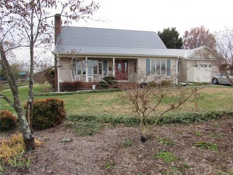 902 Mountainview Rd, King, NC 27021 photo 6