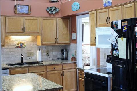 3966 Cobblestone Bend Dr, High Point, NC 27265 photo 4