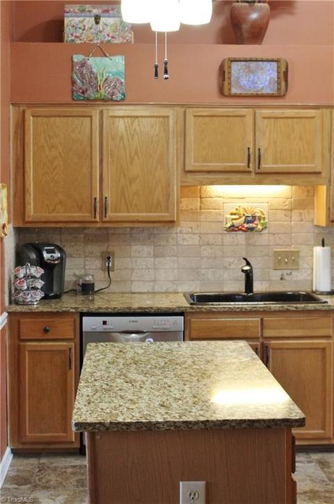 3966 Cobblestone Bend Dr, High Point, NC 27265 photo 3