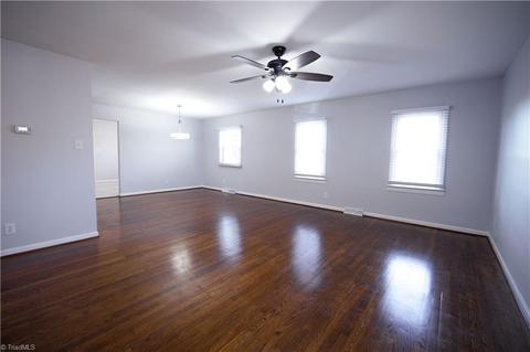 613 Runyon Dr, High Point, NC 27260 photo 2