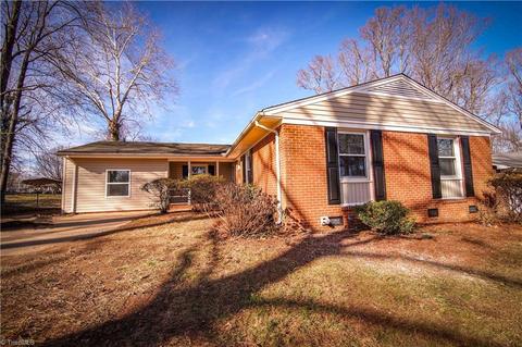 613 Runyon Dr, High Point, NC 27260 photo 1