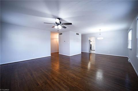 613 Runyon Dr, High Point, NC 27260 photo 4