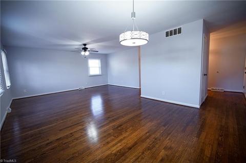 613 Runyon Dr, High Point, NC 27260 photo 3
