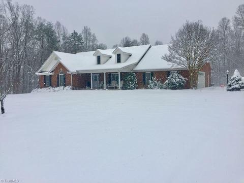 2249 Slate Rd, King, NC 27021 photo 2