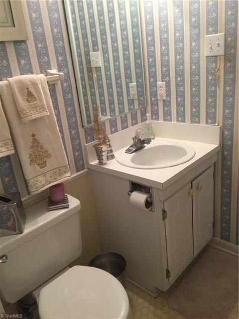 203 Edgeview Rd, High Point, NC 27260 photo 15