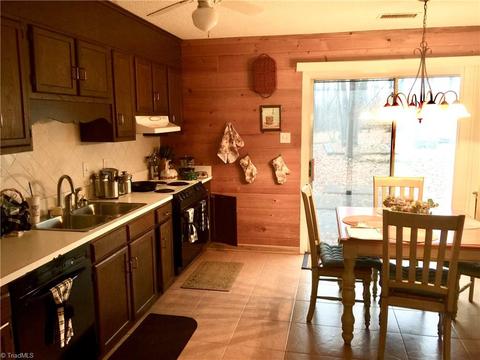 203 Edgeview Rd, High Point, NC 27260 photo 2
