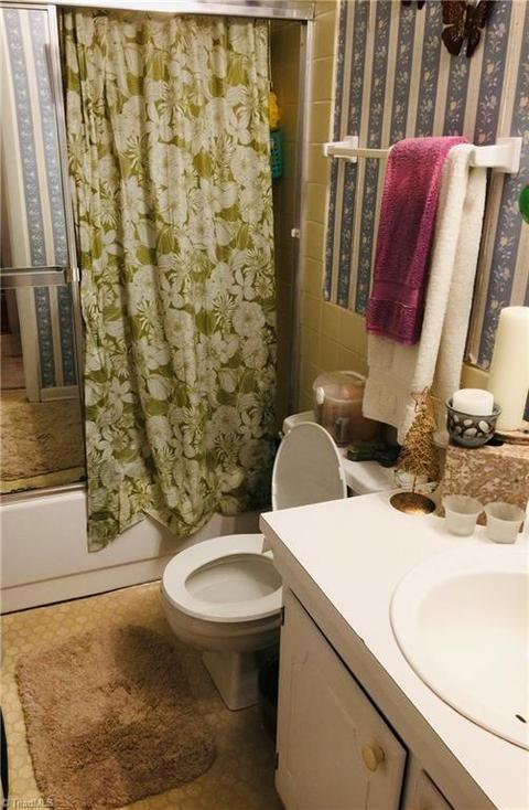 203 Edgeview Rd, High Point, NC 27260 photo 6