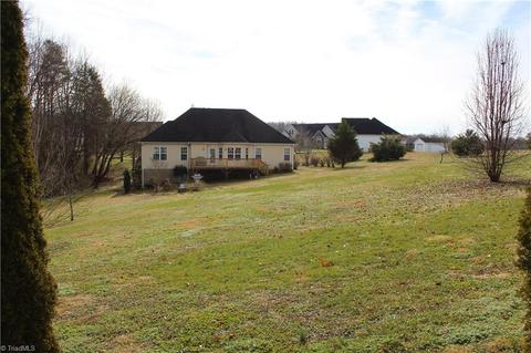 2915 Clear Ridge Dr, Trinity, NC 27370 photo 9