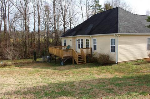 2915 Clear Ridge Dr, Trinity, NC 27370 photo 7