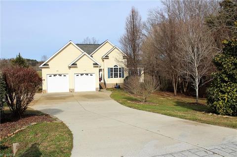 2915 Clear Ridge Dr, Trinity, NC 27370 photo 3