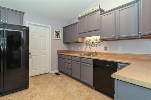 2424 Featherstone Ct, Trinity, NC 27370 photo 12