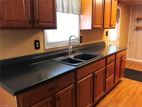 367 Dishmon Loop, Eden, NC 27288 photo 9