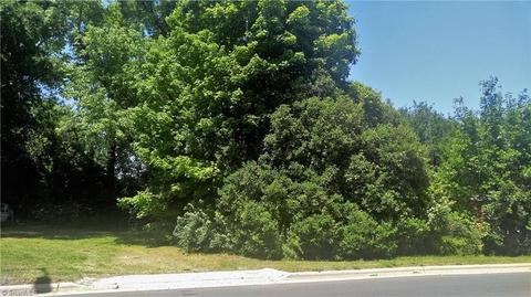 1609 E Martin Luther King Jr Dr, High Point, NC 27260 photo 3