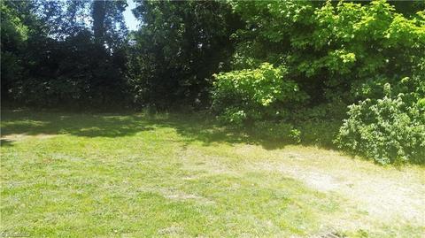 1609 E Martin Luther King Jr Dr, High Point, NC 27260 photo 2