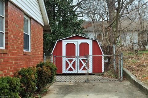 709 Commerce Ave, High Point, NC 27260 photo 4
