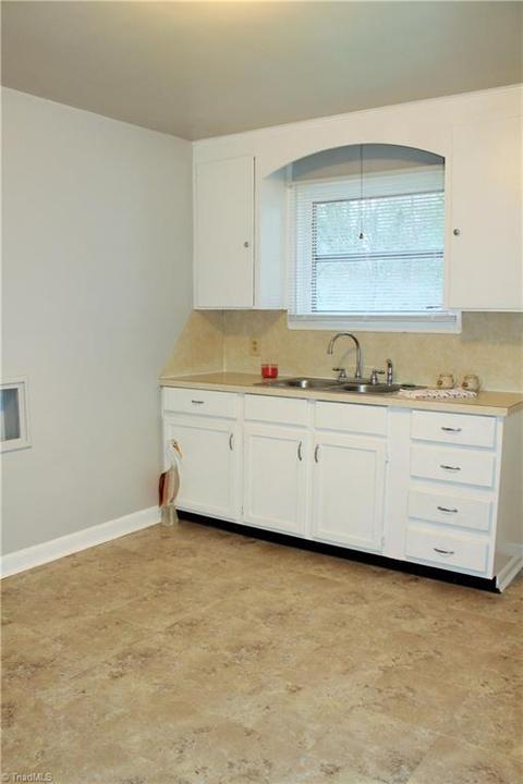 709 Commerce Ave, High Point, NC 27260 photo 7