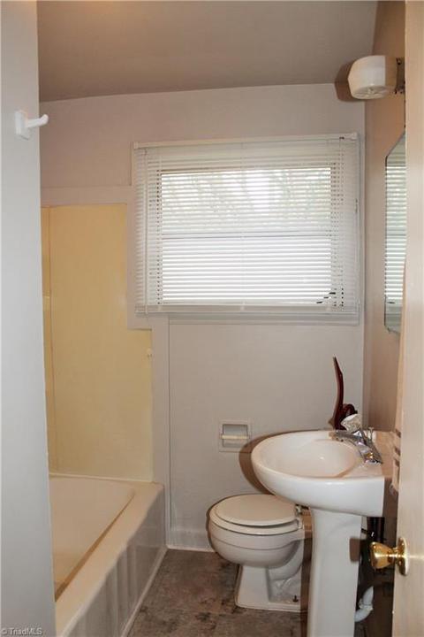 709 Commerce Ave, High Point, NC 27260 photo 11