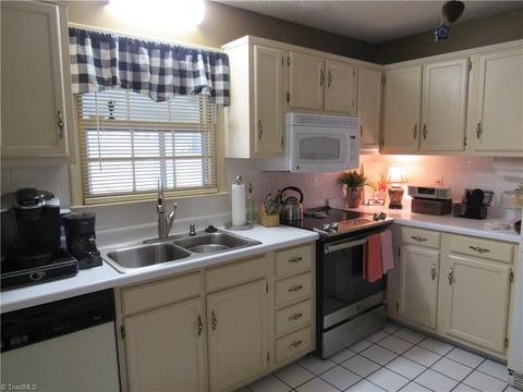 528 Mountainbrook Dr, King, NC 27021 photo 12