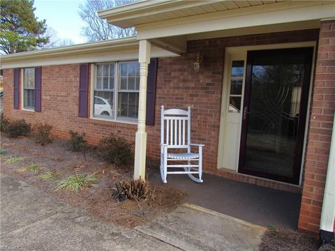 528 Mountainbrook Dr, King, NC 27021 photo 5