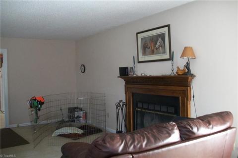 427 Comanche Dr, Advance, NC 27006 photo 3