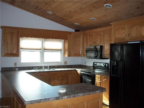 307 Green St, Biscoe, NC 27209 photo 2