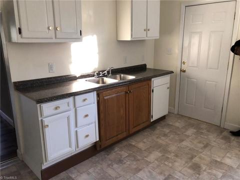 526 Walnut St, High Point, NC 27260 photo 7