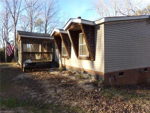4806 Cashatt Rd, Trinity, NC 27370 photo 2