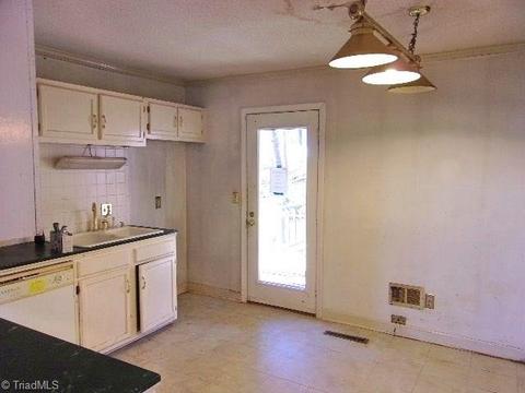 3235 High Cliffs Rd, Pfafftown, NC 27040 photo 14