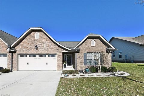656 Chas Ct, High Point, NC 27265 photo 1