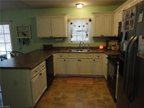 4260 Fox St, Randleman, NC 27317 photo 6