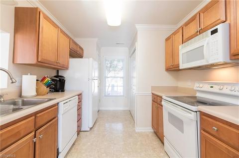 3808 Eagles View Ct, High Point, NC 27265 photo 10