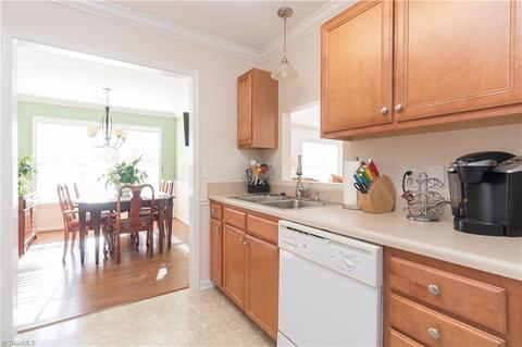 3808 Eagles View Ct, High Point, NC 27265 photo 9