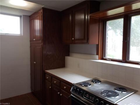 1034 County Line Rd, Harmony, NC 28634 photo 6