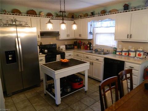 4411 Hunters Run, Trinity, NC 27370 photo 5