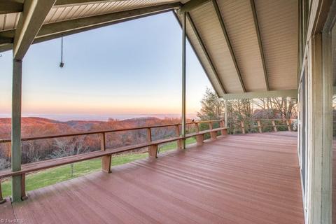 37 Graypointe Ln, Roaring Gap, NC 28668 photo 10