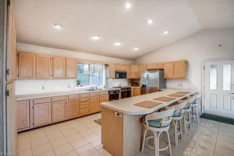 37 Graypointe Ln, Roaring Gap, NC 28668 photo 16