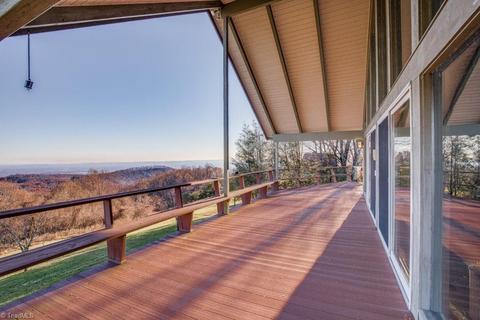 37 Graypointe Ln, Roaring Gap, NC 28668 photo 9