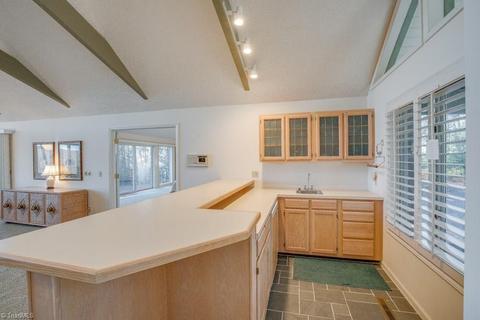 37 Graypointe Ln, Roaring Gap, NC 28668 photo 15